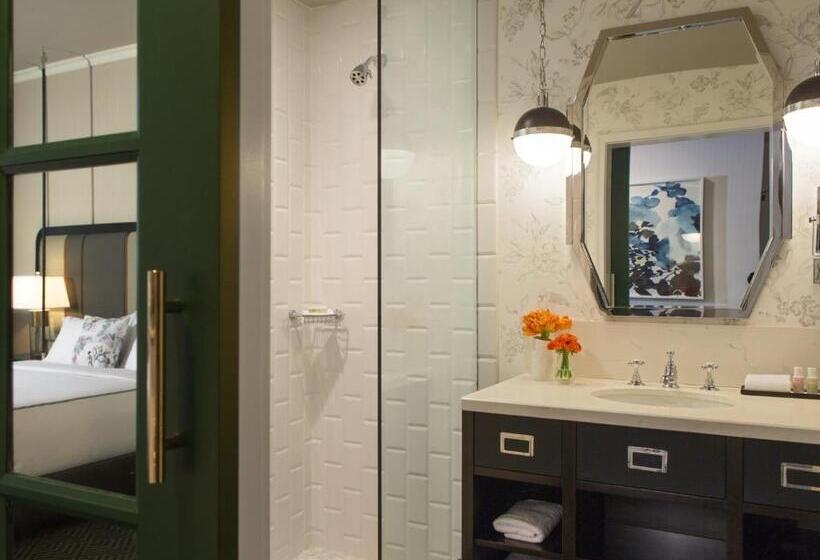 장애인을 위한 킹사이즈 침대 스탠다드 룸, Kimpton Cardinal Hotel, An Ihg