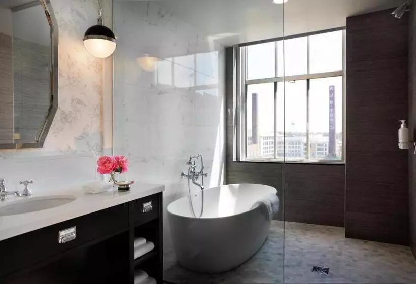 キングサイズベッドのスイートルーム, Kimpton Cardinal Hotel, An Ihg