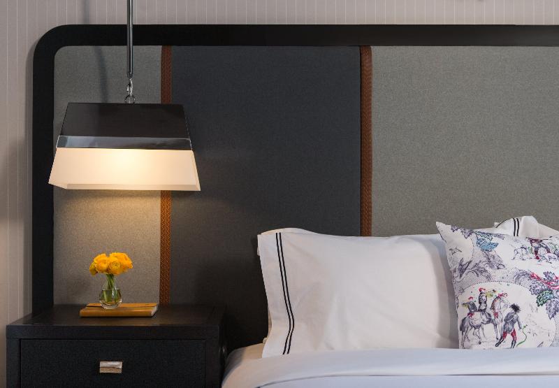 带大床的套房, Kimpton Cardinal Hotel, An Ihg