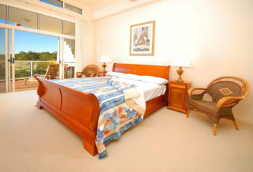 דירת שלושה חדרים, Magnolia Lane Apartments