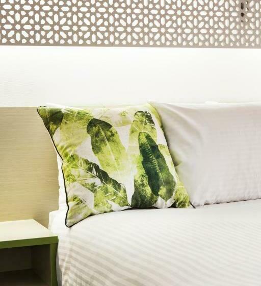 スタンダードスタジオ, Nightcap At Sandringham