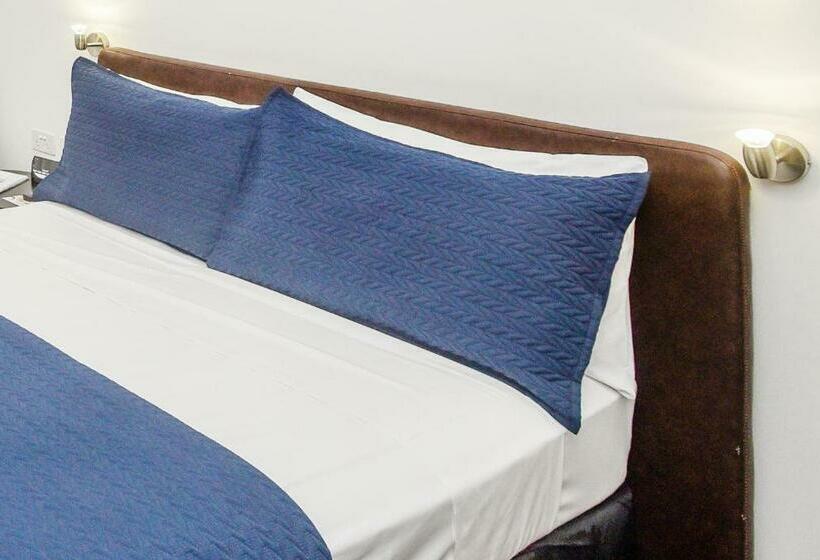 디럭스 룸, Pier Hotel Coffs Harbour