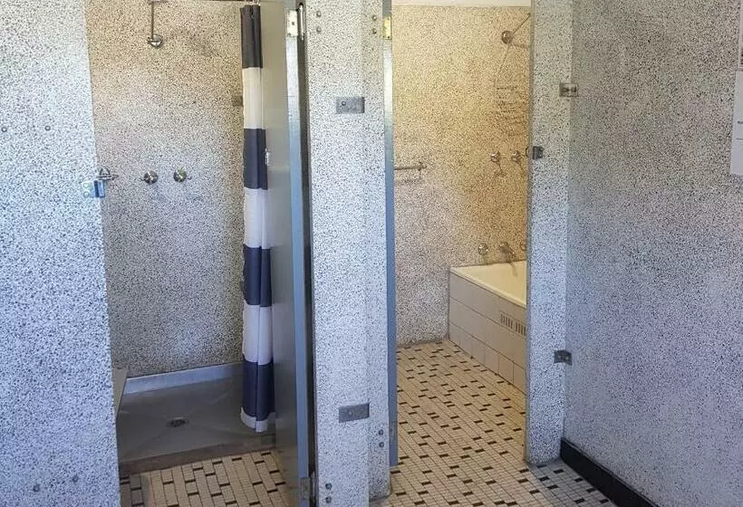 اتاق استاندارد با سرویس بهداشتی مشترک, Pier Hotel Coffs Harbour