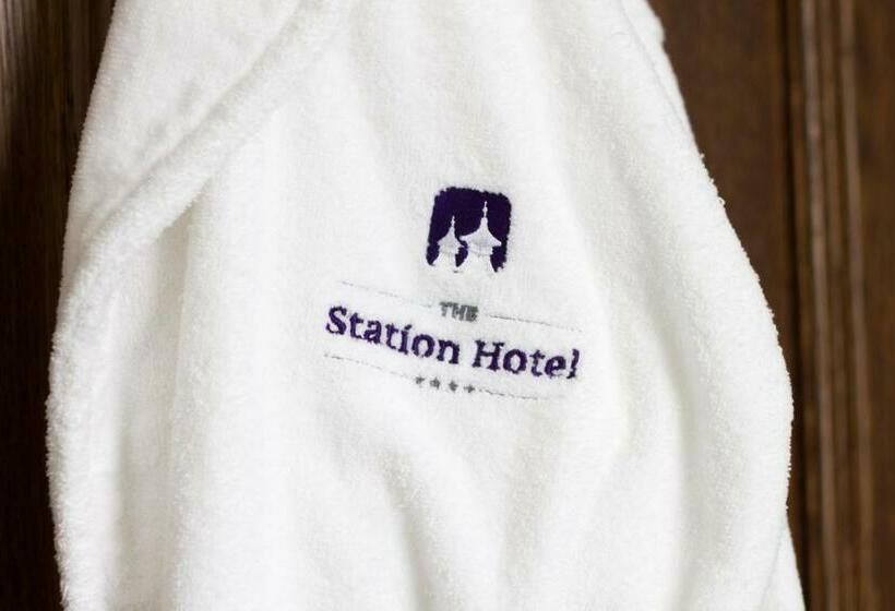 חדר סטנדרט יחיד, The Station