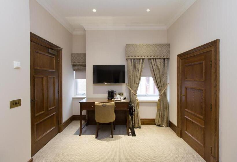 Family Suite, The Station