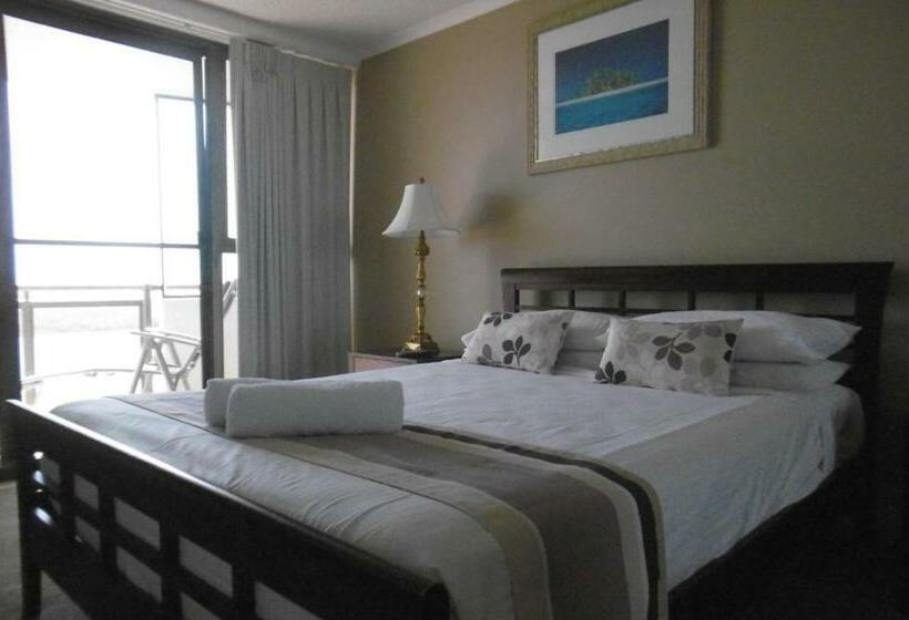 דירת שני חדרים, Trafalgar Towers