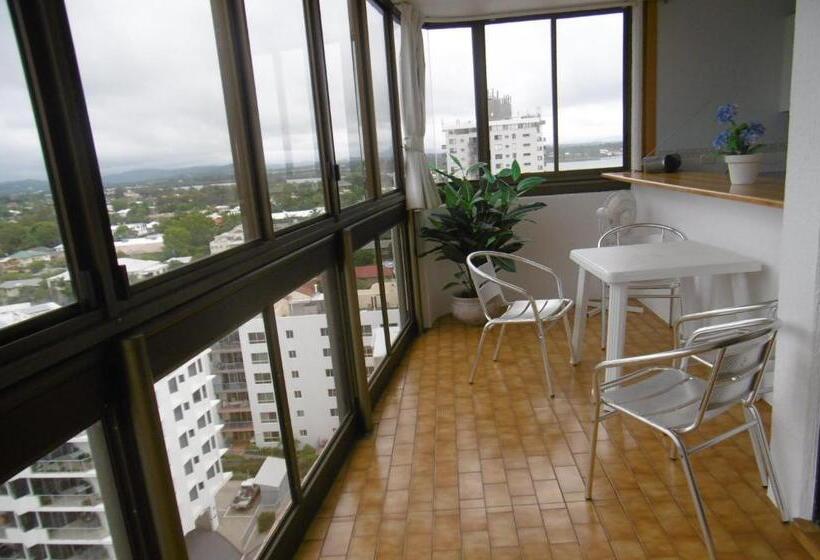 דירת חדר אקונומי, Trafalgar Towers