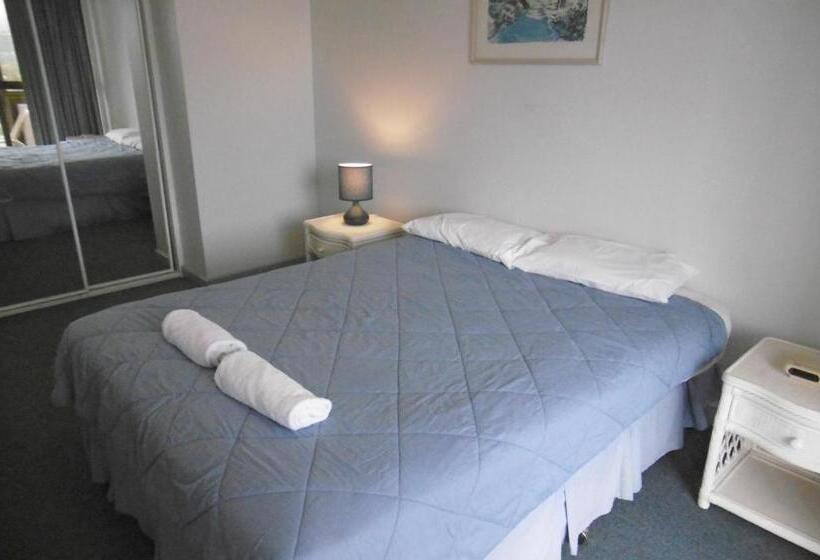 דירת חדר אקונומי, Trafalgar Towers