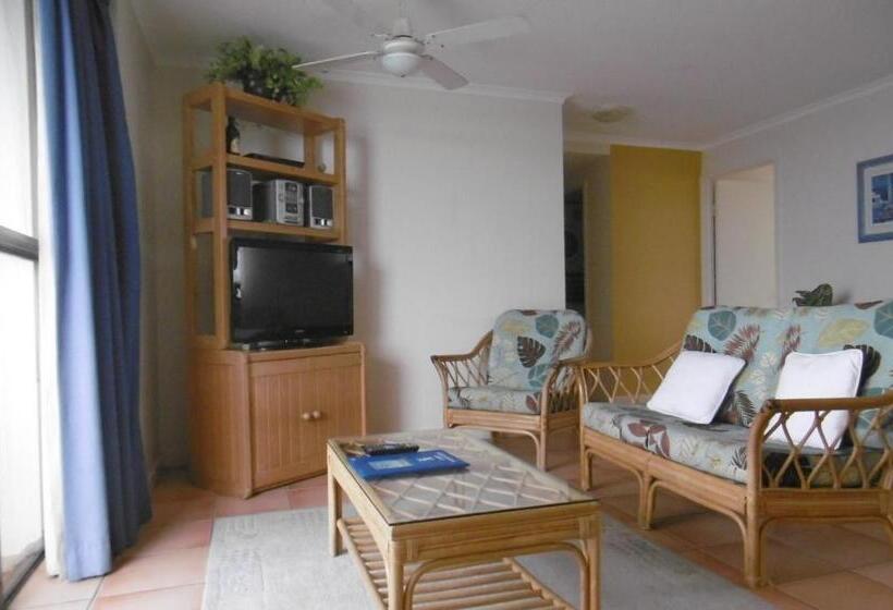 דירת חדר אקונומי, Trafalgar Towers