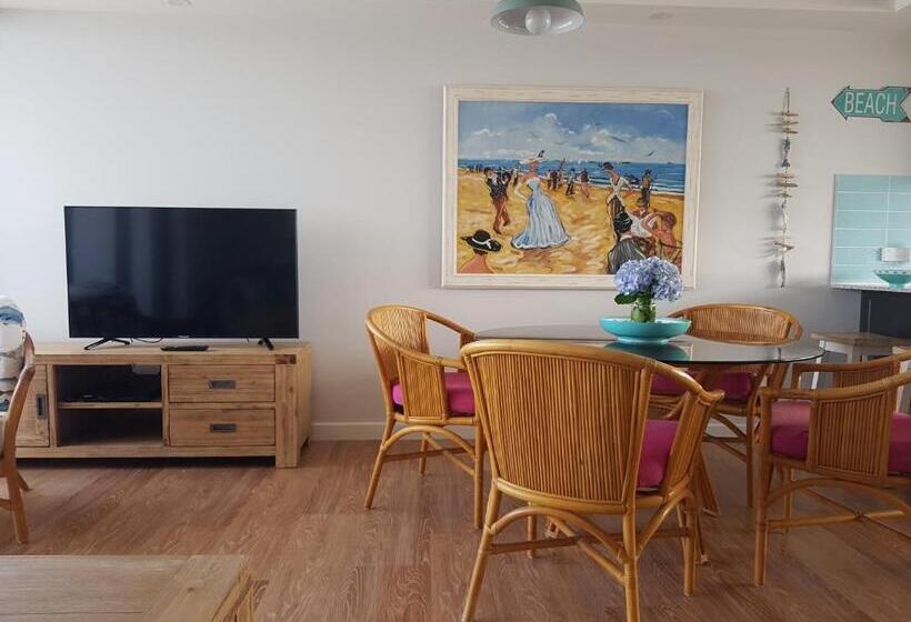 דירת חדר דלוקס, Trafalgar Towers