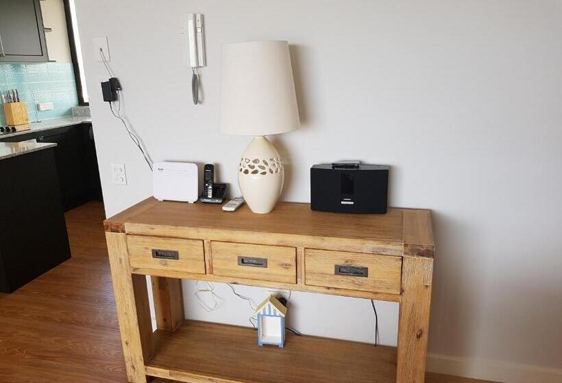 דירת חדר דלוקס, Trafalgar Towers