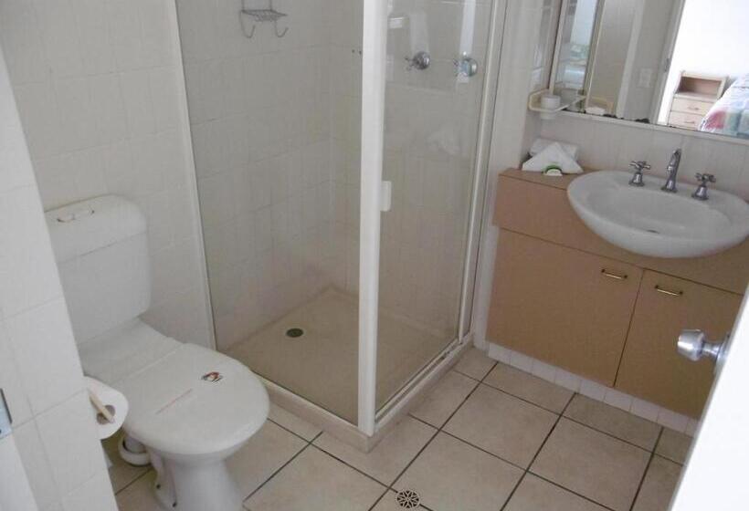 דירת חדר אקונומי, Trafalgar Towers