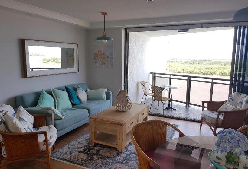 דירת חדר דלוקס, Trafalgar Towers