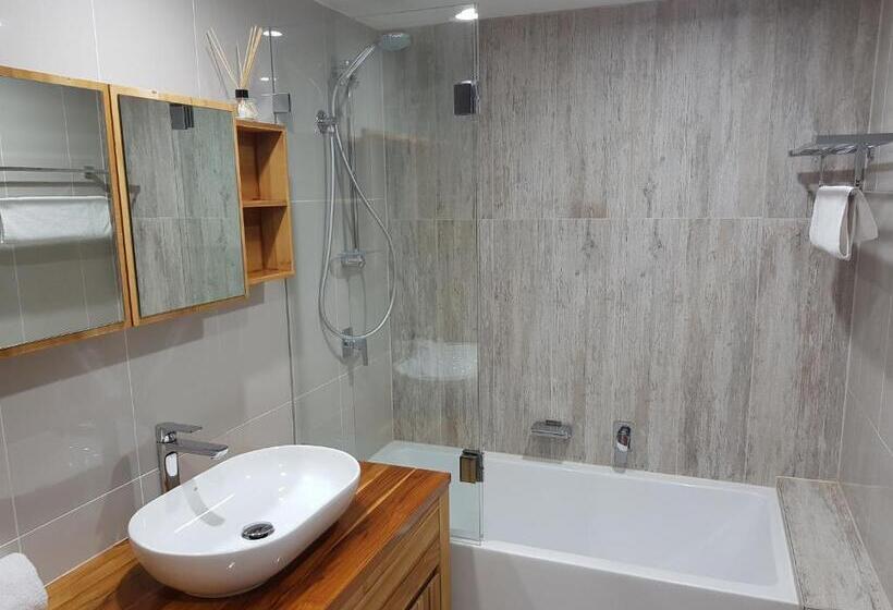 דירת חדר דלוקס, Trafalgar Towers