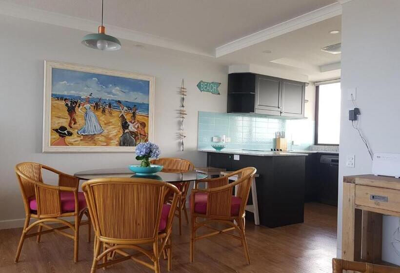 דירת חדר דלוקס, Trafalgar Towers