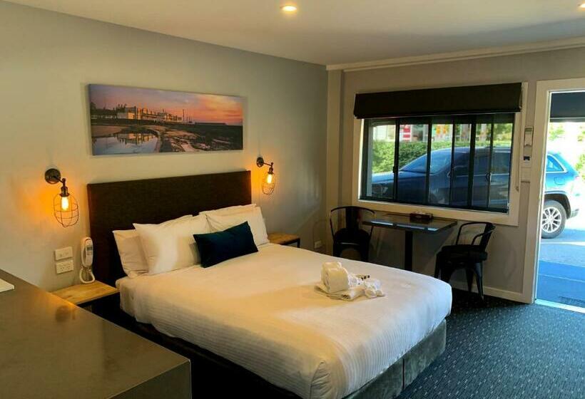 إستوديو ديلوكس, Merewether Motel