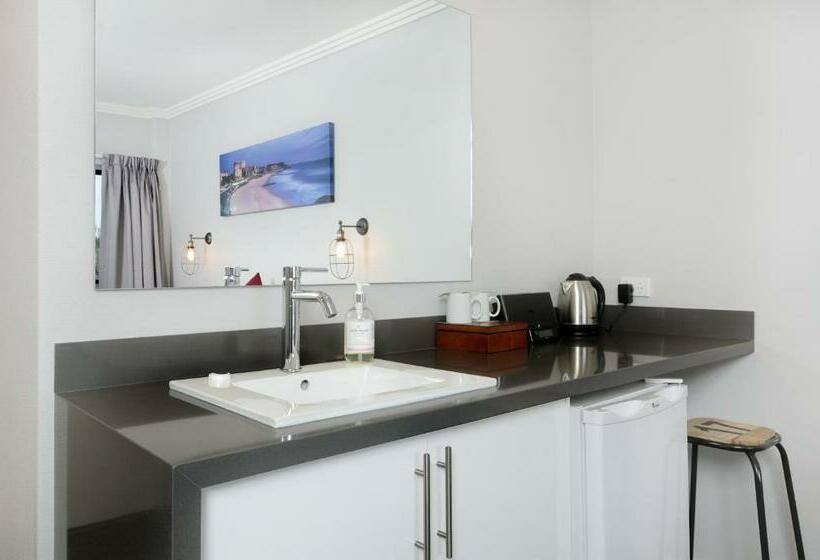 إستوديو ديلوكس, Merewether Motel