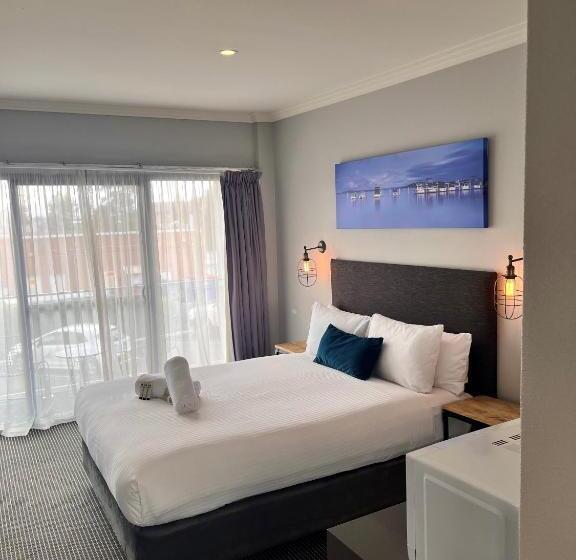 إستوديو ديلوكس, Merewether Motel