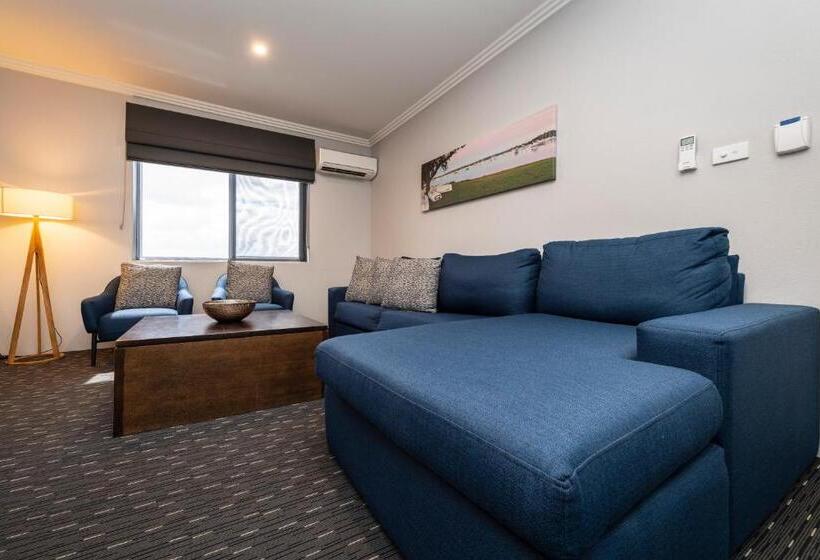 شقة غرفتين نوم مطلة على حمام السباحة, Merewether Motel