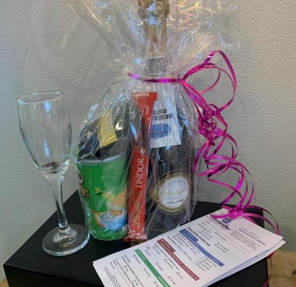 إستوديو ديلوكس, Merewether Motel