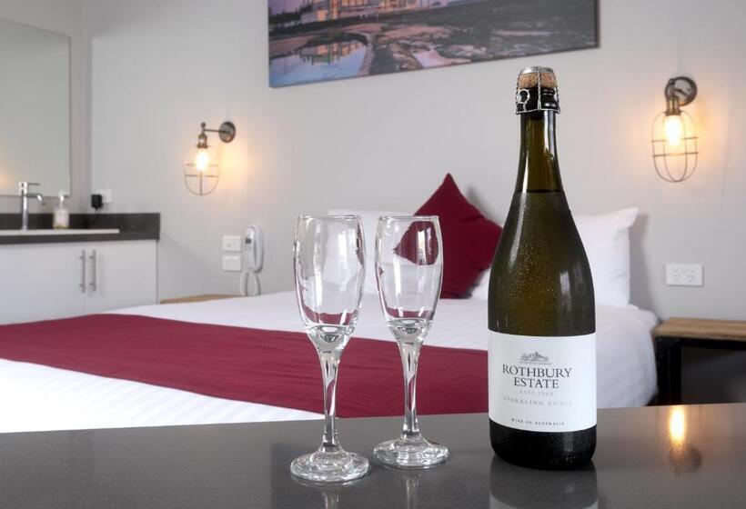 إستوديو ديلوكس, Merewether Motel