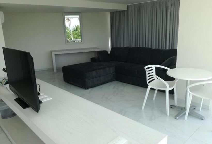 מיטת קינג בסוויטה, We Hotel Acapulco