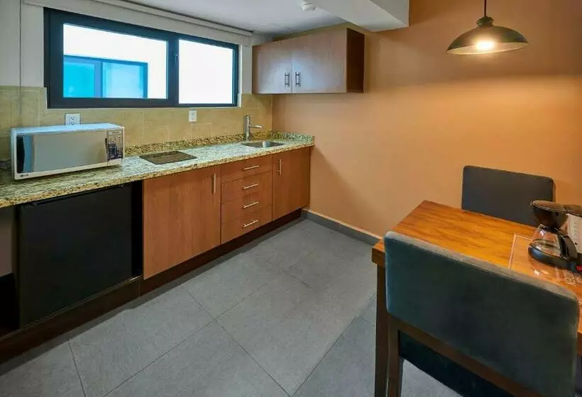 キングサイズベッドのスイートルーム, Wyndham Garden Mexico City Reforma