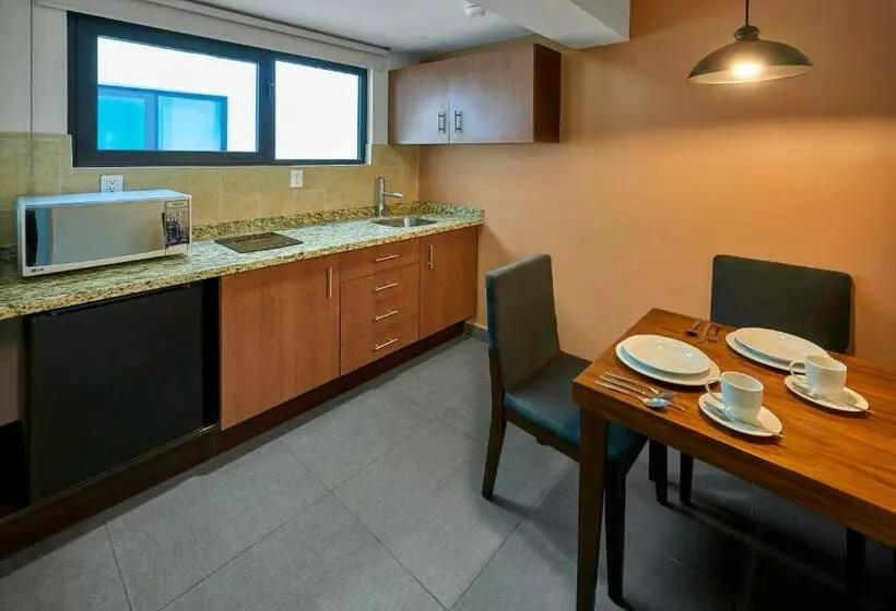 キングサイズベッドのスイートルーム, Wyndham Garden Mexico City Reforma