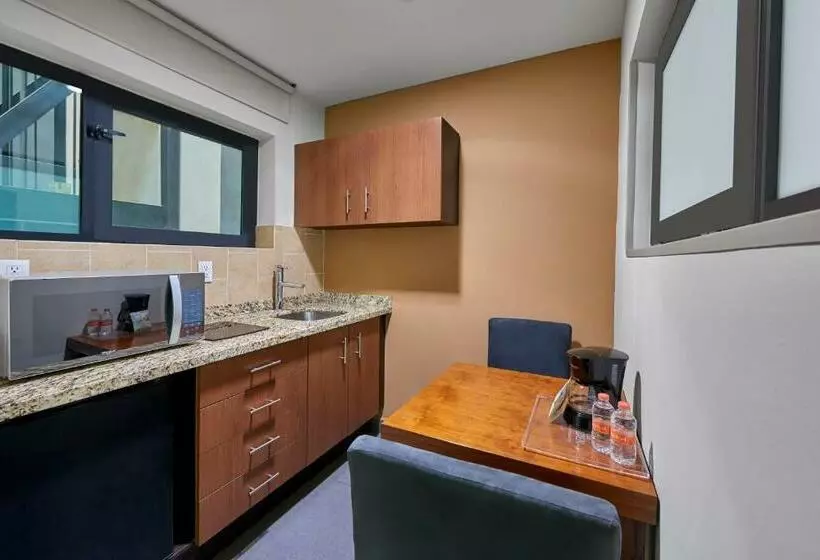 キングサイズベッドのスイートルーム, Wyndham Garden Mexico City Reforma