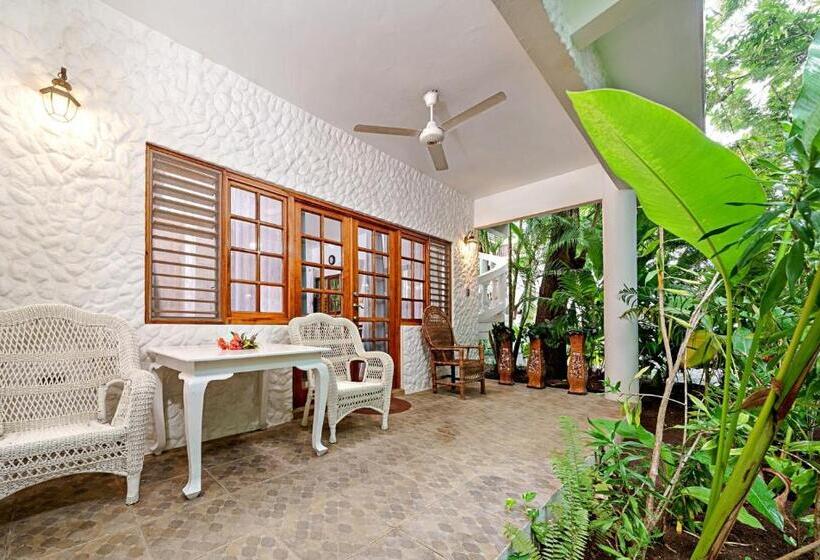 استودیوی استاندارد, Beach House Condos, Negril