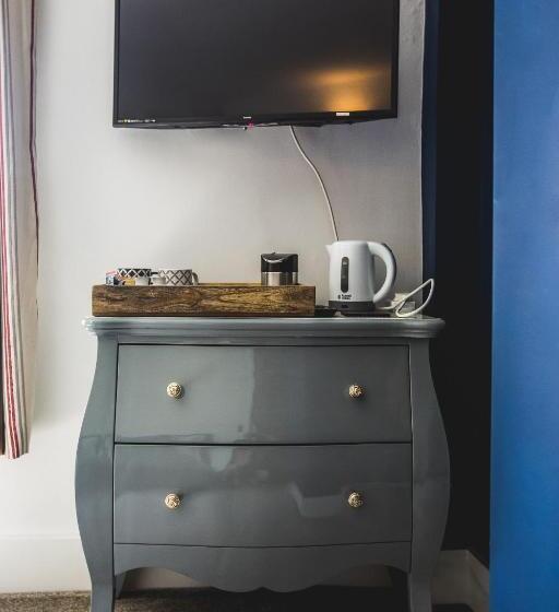 בית, 3 חדרי שינה, No8 Chepstow