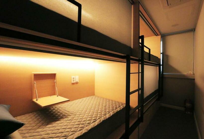Кровать в Общей Комнате, Blueboat Hostel Gyeongju