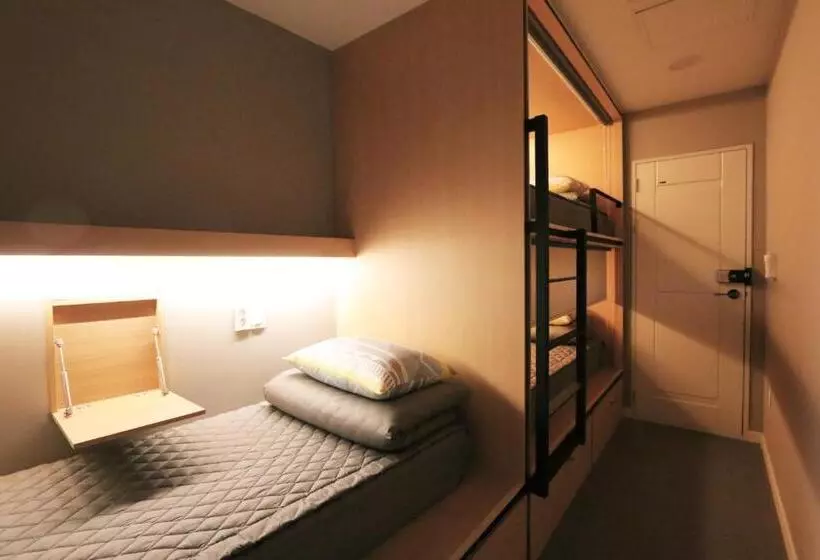 اتاق استاندارد سه تخته با سرویس بهداشتی مشترک, Blueboat Hostel Gyeongju