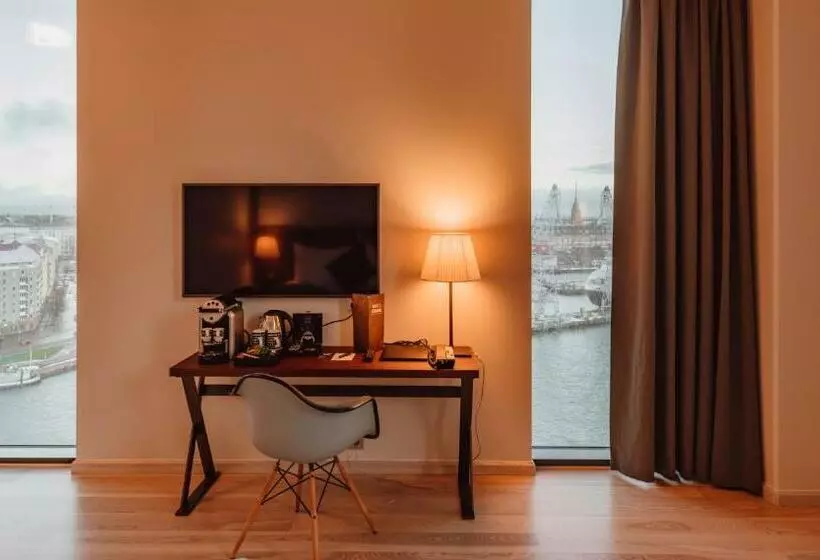 Deluxe-huone King-vuode, Clarion Hotel Helsinki