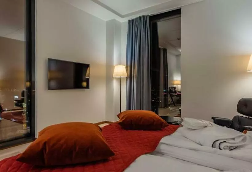 Deluxe-huone King-vuode, Clarion Hotel Helsinki