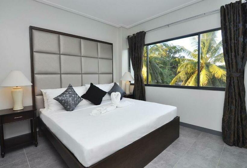 디럭스 룸, 717 Cesar Place