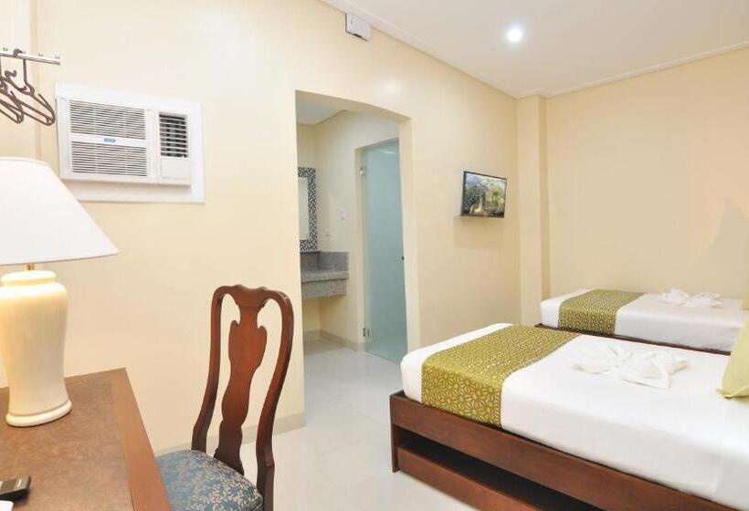 디럭스 룸, 717 Cesar Place