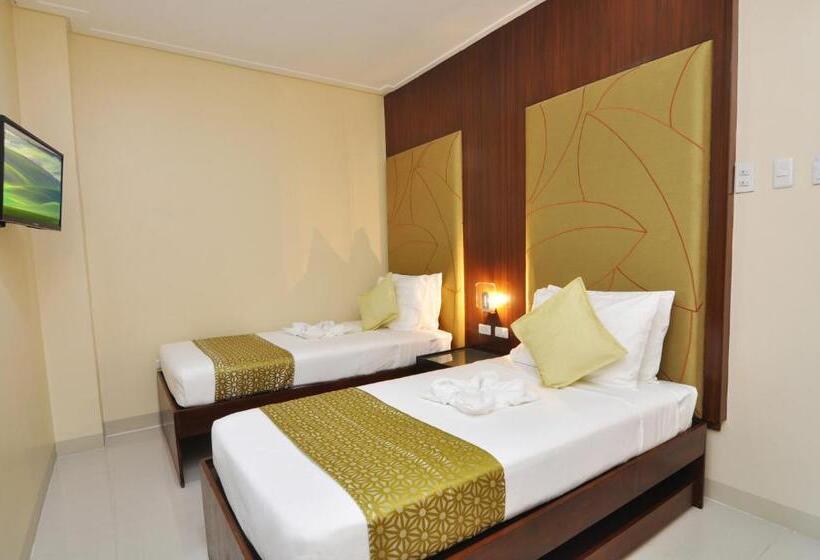 디럭스 룸, 717 Cesar Place