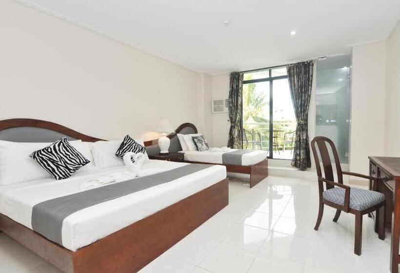 패밀리 룸, 717 Cesar Place