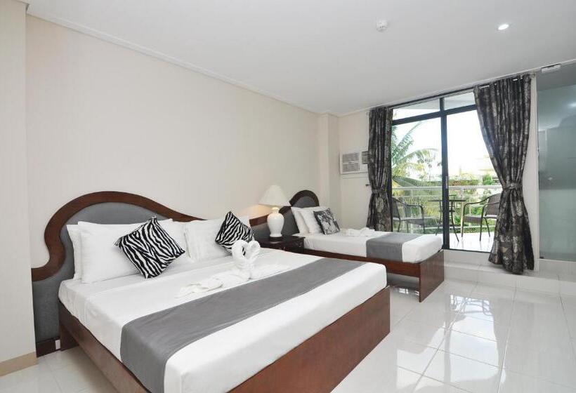 패밀리 룸, 717 Cesar Place