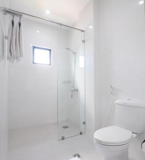 패밀리 룸, 717 Cesar Place