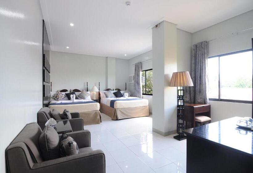 디럭스 패밀리 룸, 717 Cesar Place