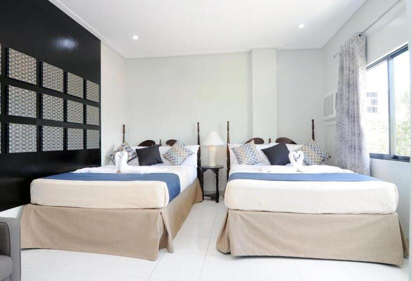 디럭스 패밀리 룸, 717 Cesar Place