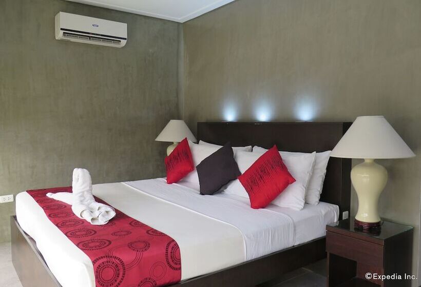 패밀리 룸, 717 Cesar Place