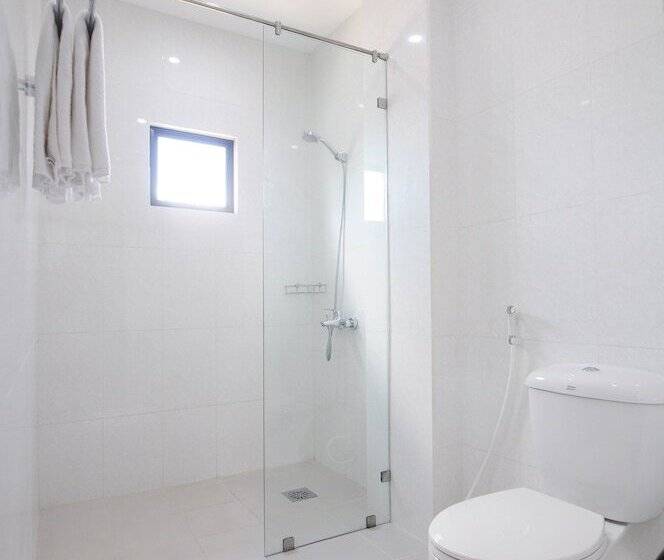 패밀리 룸, 717 Cesar Place