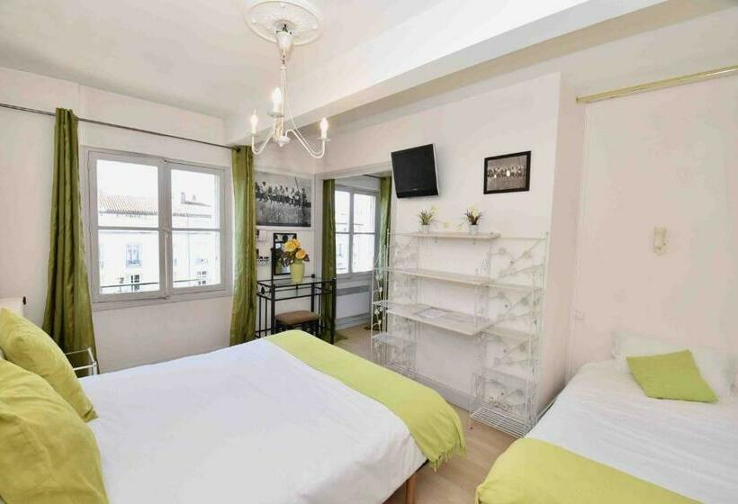 חדר סופריור לשלושה, Abacus Hôtel