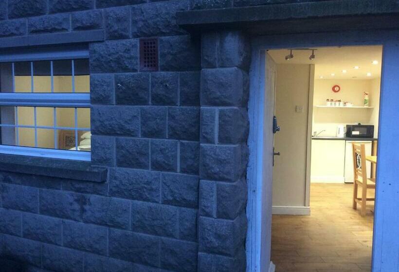 スタンダードトリプルルーム, Arncliffe Arms