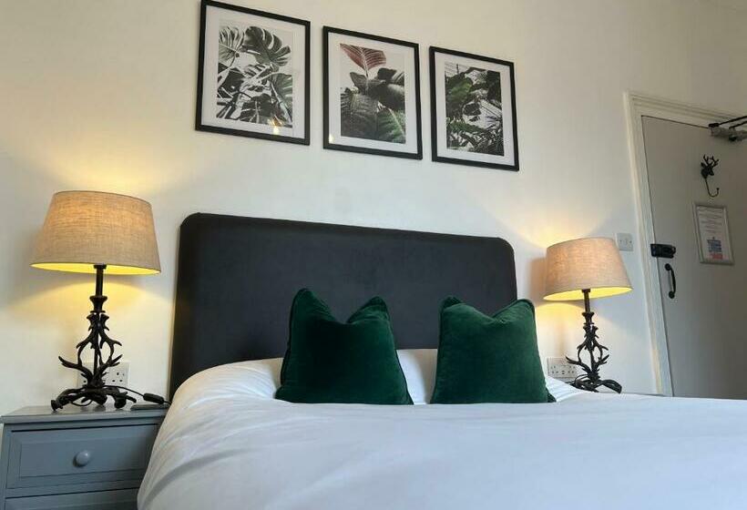 غرفة قياسية, Castle