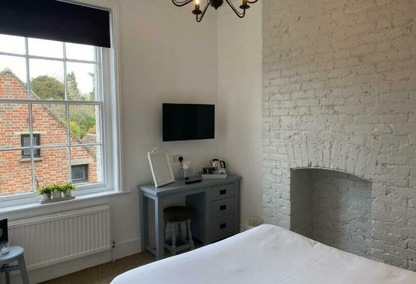 غرفة قياسية, Castle