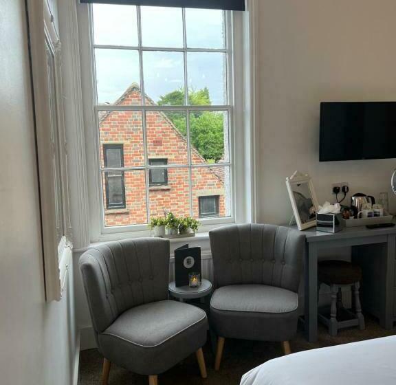 غرفة قياسية, Castle